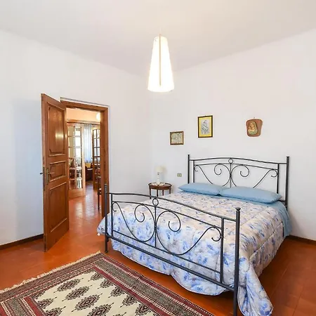 2 Bedroom Awesome In Santo Stefano Magra Santo Stefano di Magra