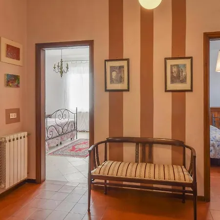 2 Bedroom Awesome In Santo Stefano Magra