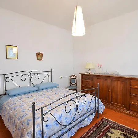 2 Bedroom Awesome In Santo Stefano Magra Santo Stefano di Magra